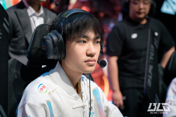 球跑动和出 球跑动和出